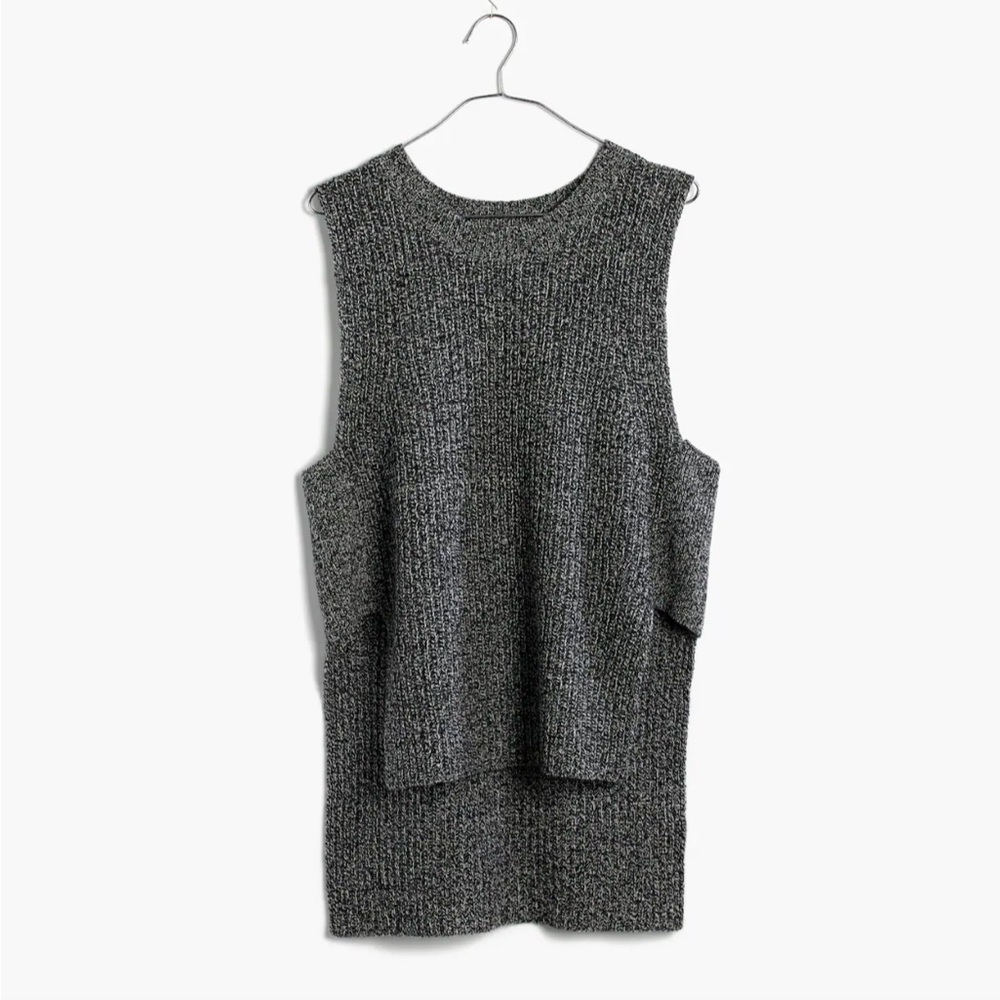 Open-sided Sweater Vest
